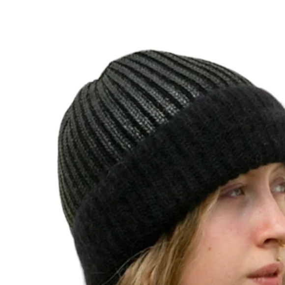 Joe Fresh black metallic wool lined  beanie Hat - Picture 2 of 4